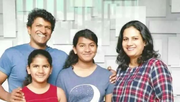 Drithi Rajkumar with her family