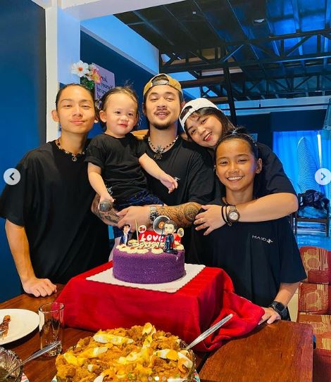 Janice Ong with her husband and kids