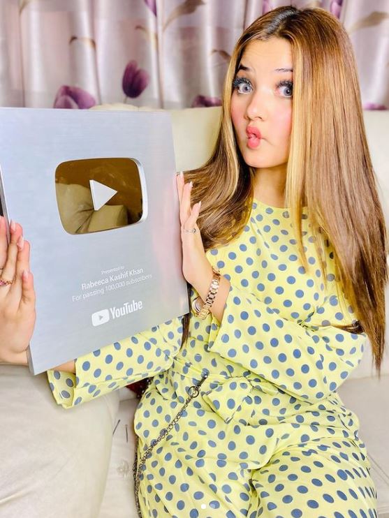 Rabeeca Khan with her YouTube silver button