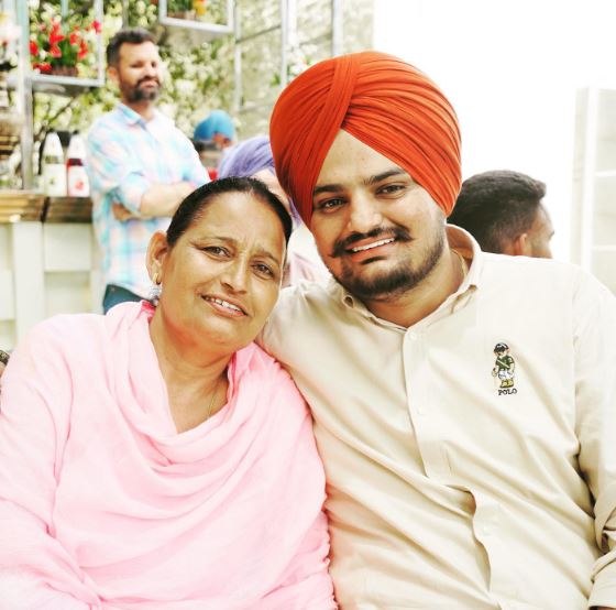 Sidhu Moose Wala and his mother Charan Kaur